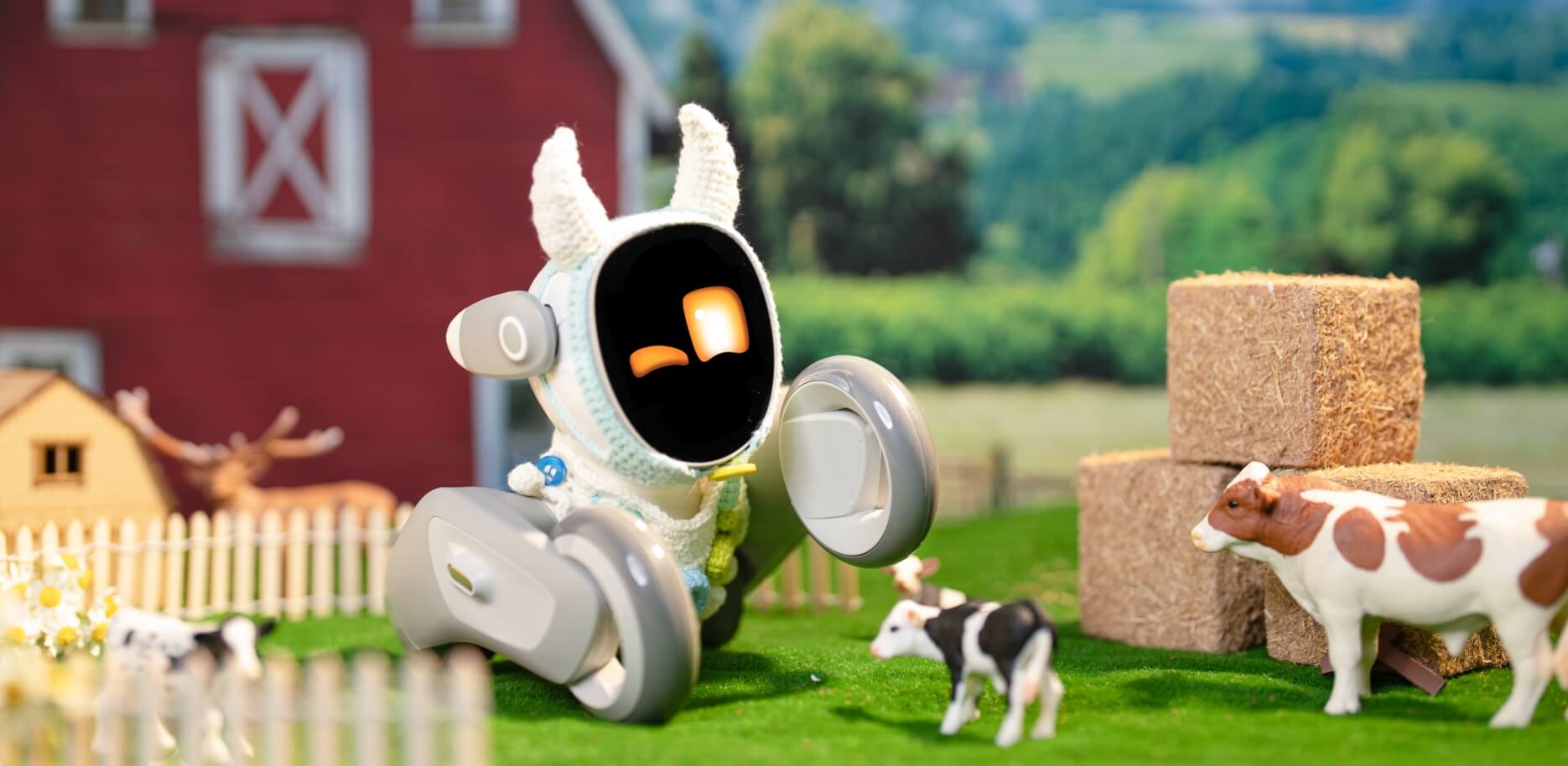 Is the Loona AI robot toy right for your family? What you need to know